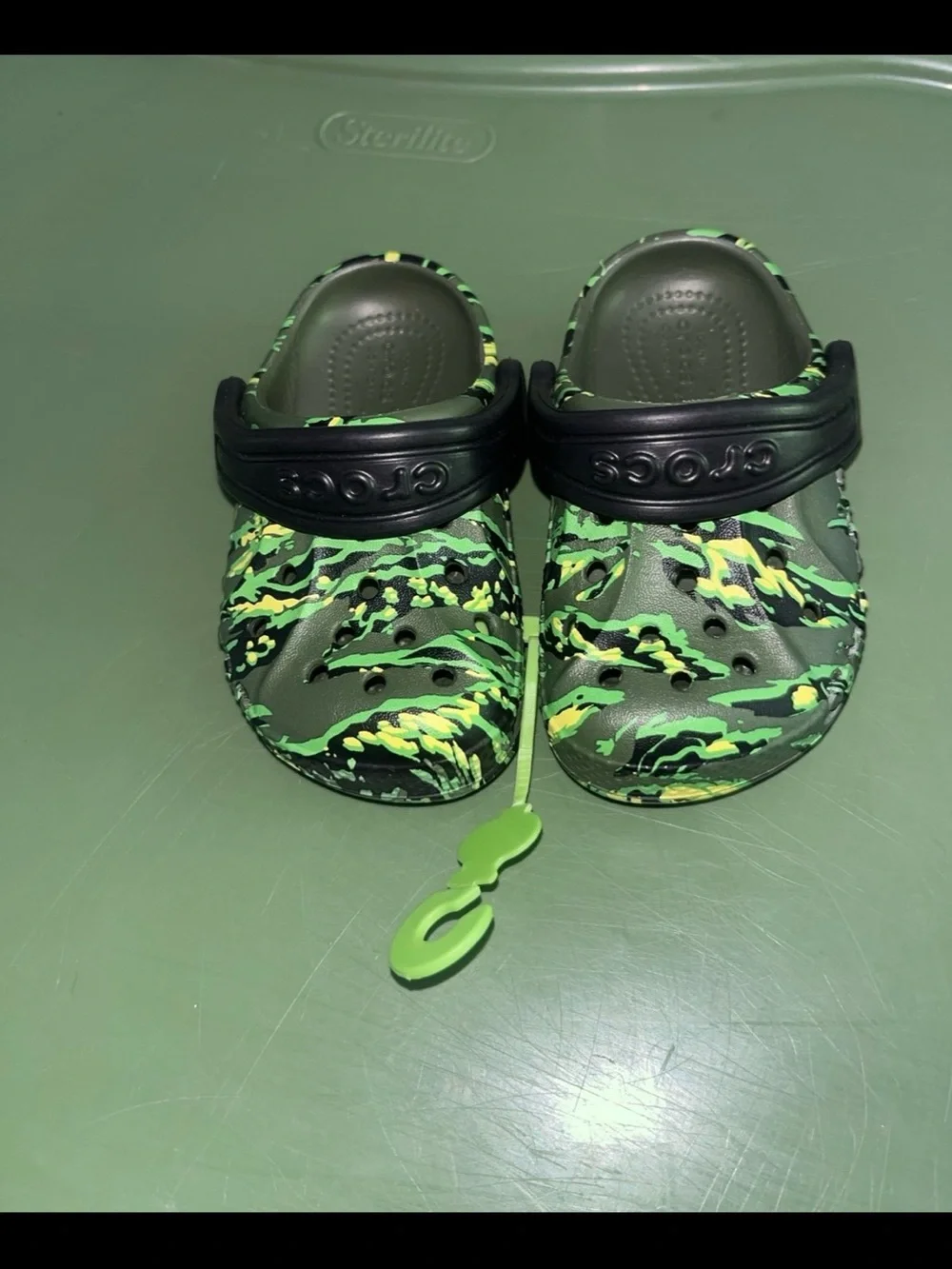 CROCS Kids Clog in Green Black Camo